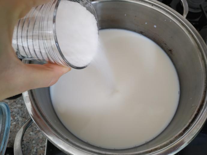 Süt ve Pirincin En Güzel ve En Tatlı Hali: Üstü Nar Gibi Kızarmış Fırında Limonlu Sütlaç Tarifi