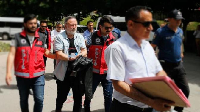 'Pedofili' İçeren Bölümler Bulunduğu Kitabın Yazarı ve Yayıncısı Serbest (Zümrüt Apartmanı)