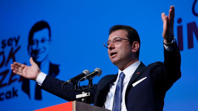 Ekrem İmamoğlu'nun Fotoğraflarını "A Haber Gibi Ol" Akımına Kapılıp Seslendiren Twitter Kullanıcıları!