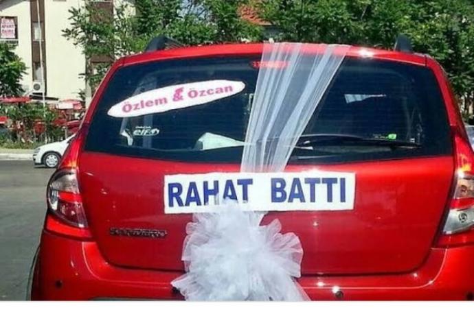 Mutluluğunu Gelin Arabalarına Yansıtan 12 Çılgın Damat