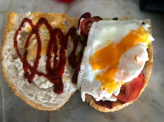 Farklı Bir Tost Arayanlara: Keçi Peynirli Tost Tarifi!