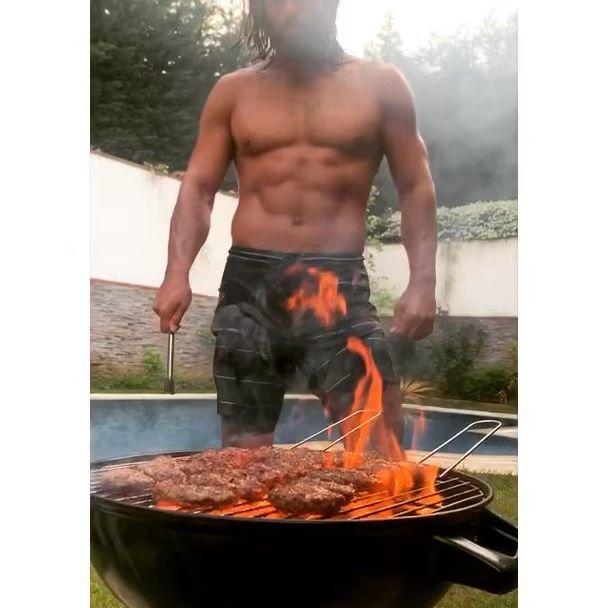Can Yaman'dan Mangal Başında Baklava Şov!