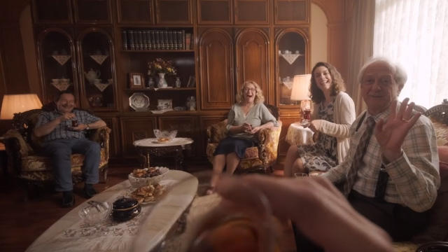 Netflix Efsanesi Black Mirror'dan Muhteşem Bir Bayramlaşma Videosu Geldi