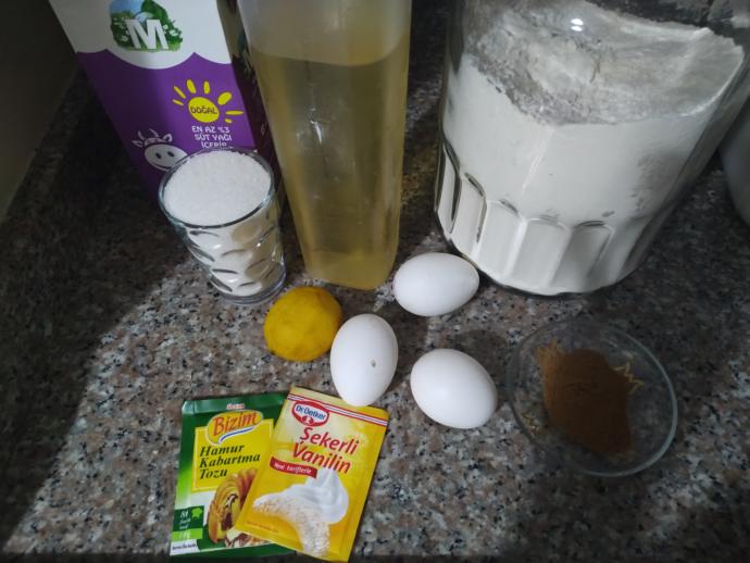 Çayın Yanına Hemencecik Hazırlayabileceğiniz Bir Kek: Limonlu, Tarçınlı Kek