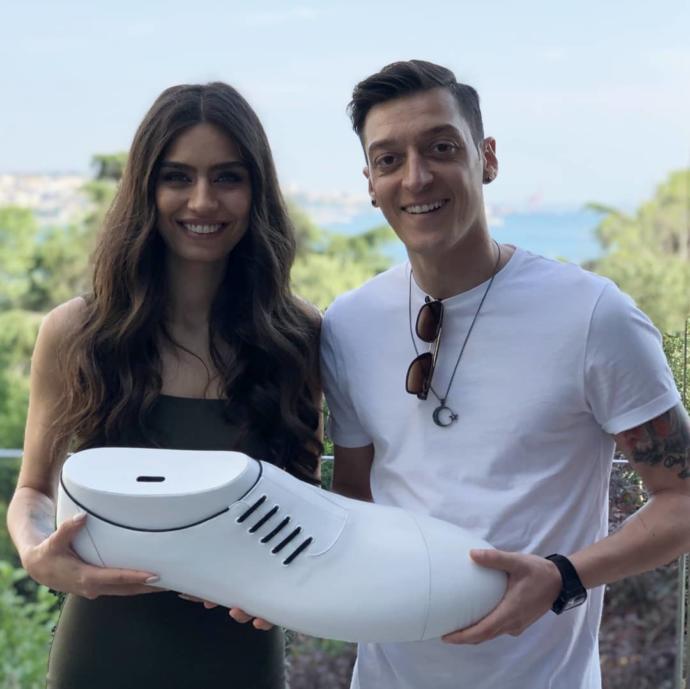 Amine Gülşe - Mesut Özil