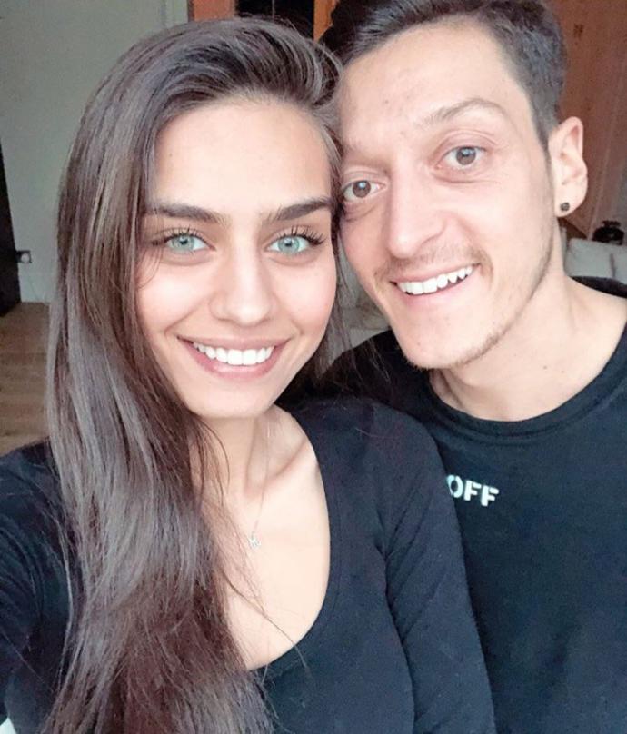Bu Akşam Evlenecek Olan Mesut Özil, 16 Bin İhtiyaç Sahibine Yemek Verdi