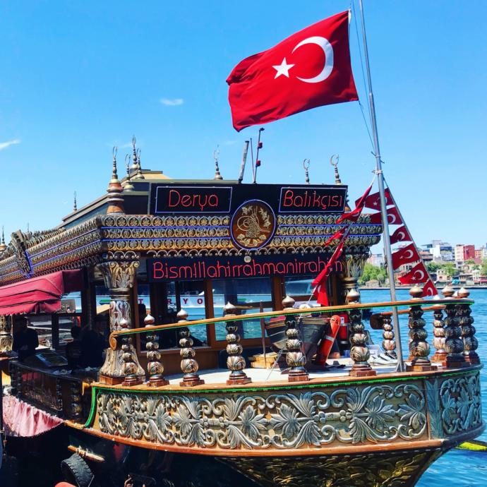 Tarihi Eminönü balık ekmek