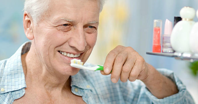 Diş Fırçalamak Alzheimer'ı Bile Önlemeye Yardımcı Oluyor