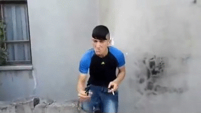 Bıçak sallamak.