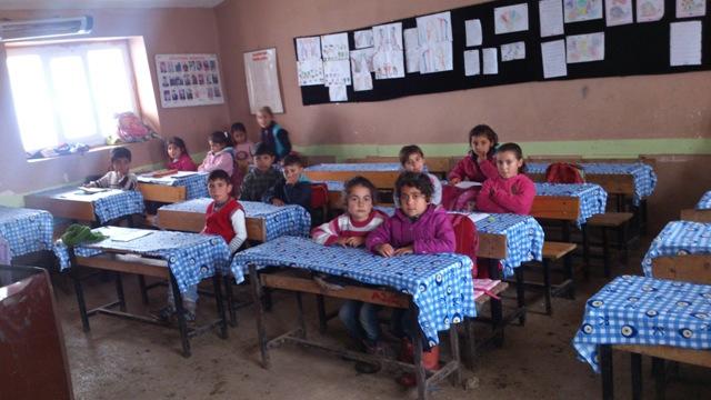 90'larda İlkokul Okumuş Olan Her Gencin Yaşadığı 7 Güzellik