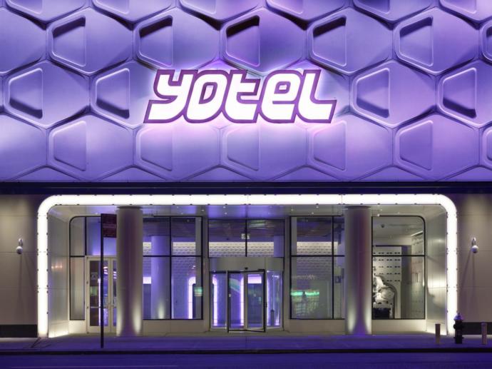 Dünyada benzeri olmayan bir otel olarak adlandırılıyor.