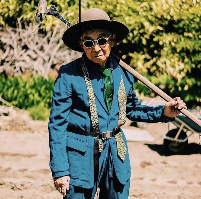 İyi Giyinmenin Yaşı Yok: Moda İkonu Tetsuya Dededen Stil İlhamı!