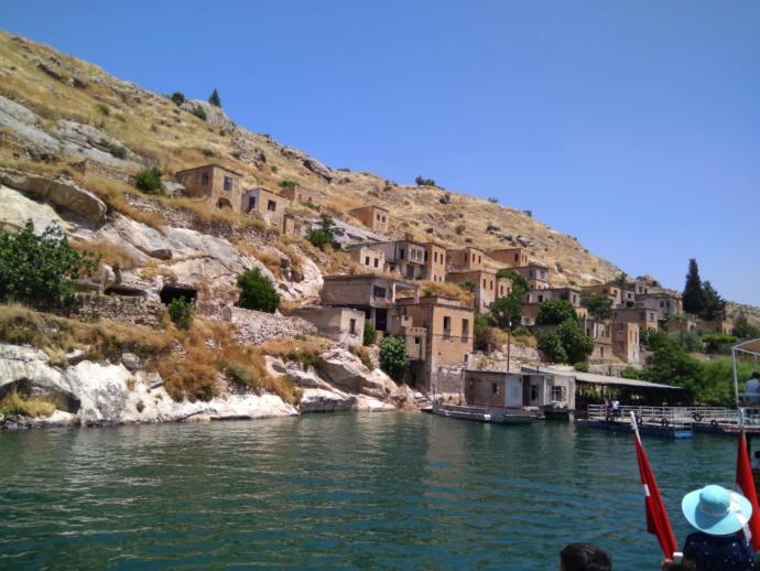 Tarih ve Doğanın Birleştiği Gizemli Şehir: Şanlıurfa
