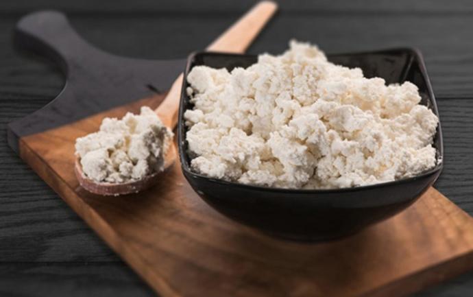 İçeridiği casein proteini sayesinde tok tutar.