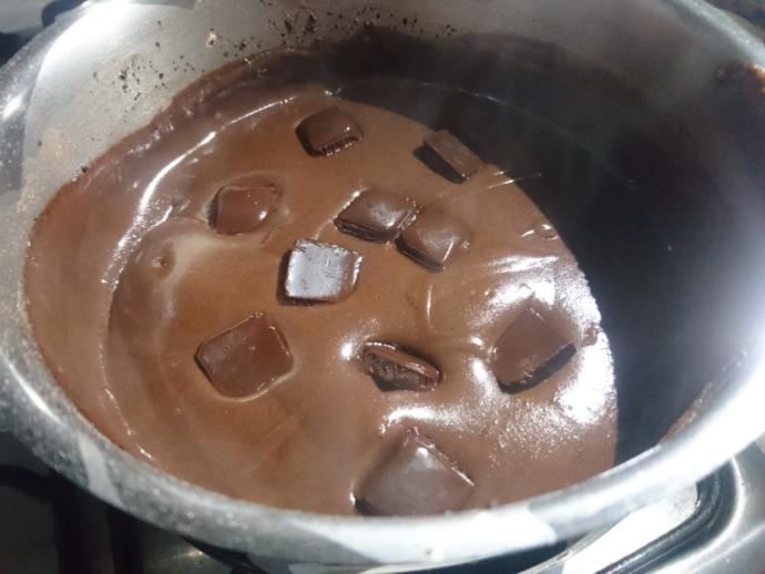 Yaz Akşamları Pratik Tatlı Arayanlara Krem Şokola Tarifi