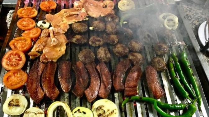 Etlerin Cızbız Olduğu, Muhabbetin Bitmediği Hisarönü Mangalbaşı