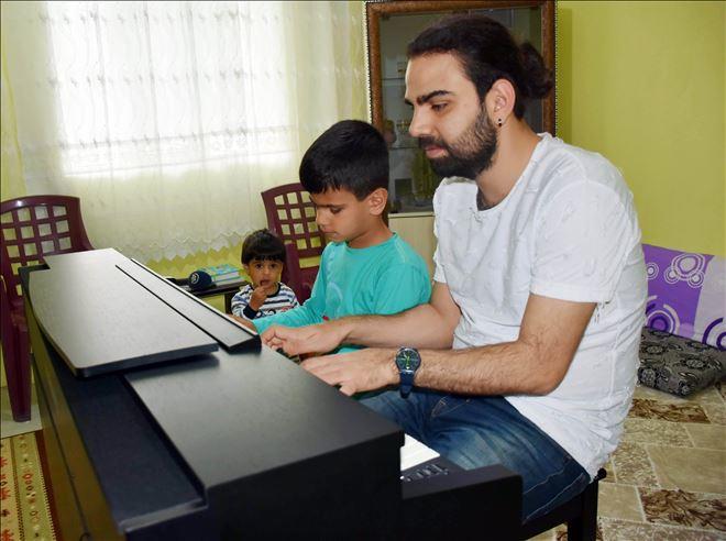 O Bir Mucize Çocuk: 30 Haziranda Fazıl Say ile Piyano Çalacak Olan Kusursuz Kulak Bager Çalışcı KizlarSoruyorda