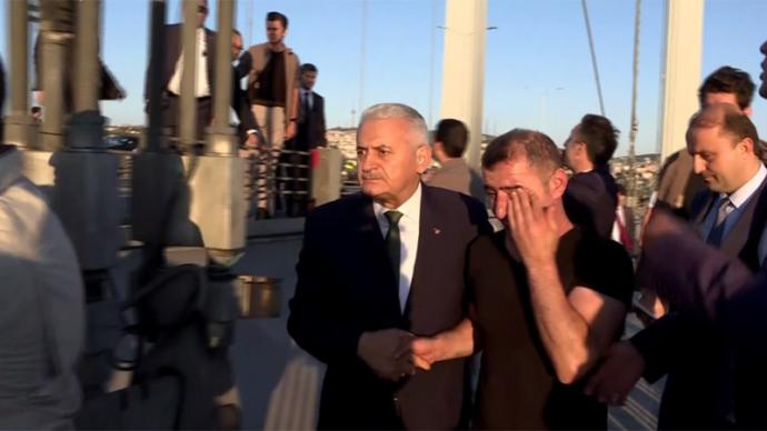 Binali Yıldırım'dan Kaza Yapan Motorcuya Jet Müdahale