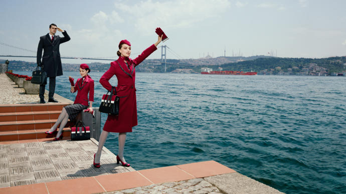 İçinizde Seyahat Etme İsteği Uyandıracak En Çekici Kabin Memurları!