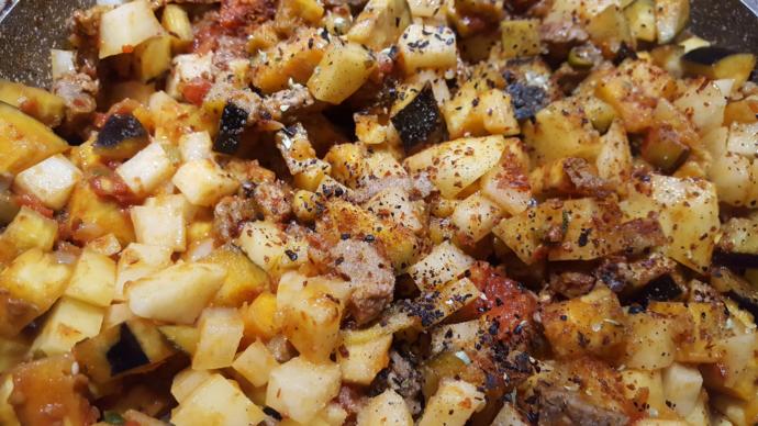 Biraz Patlıcan, Biraz Patates: Adana Tava Nasıl Yapılır?