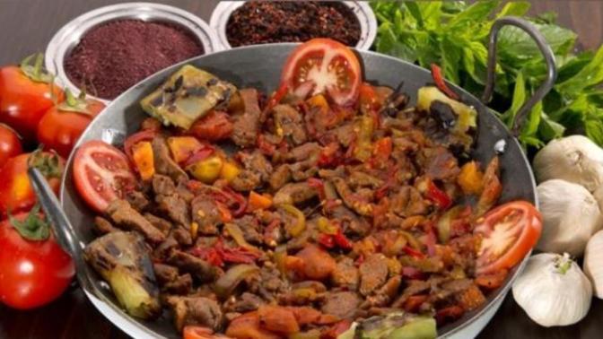 Biraz Patlıcan, Biraz Patates: Adana Tava Nasıl Yapılır?