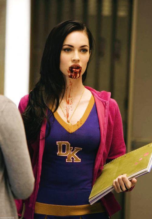 Gelmiş Geçmiş En Seksi Kadın Vampirler