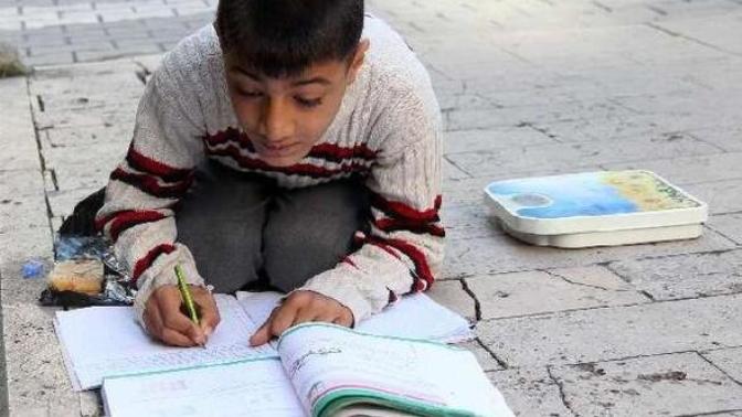 Çalışan Çocuk Meselesine Çizgisel Yaklaşım
