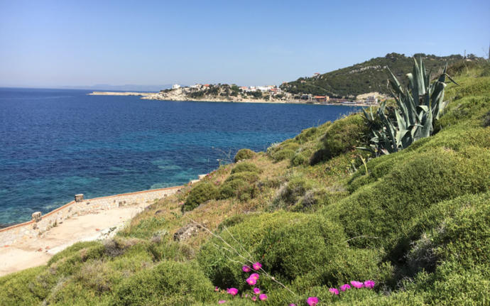 İzmir'de Deniz Keyfini Doyasıya Yaşayacağınız 5 Küçük İlçe ve Doğal Plajları!
