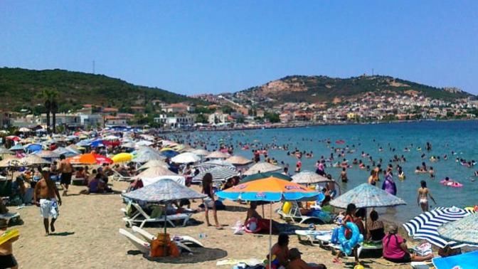 İzmir'de Deniz Keyfini Doyasıya Yaşayacağınız 5 Küçük İlçe ve Doğal Plajları!