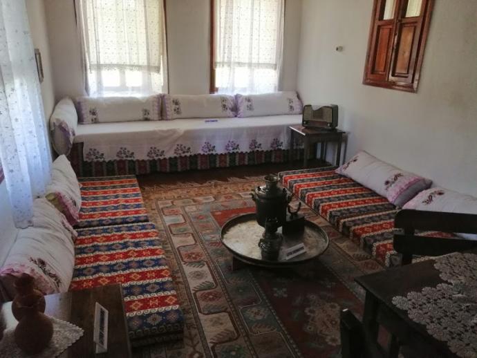 Tarihin Tüm Dokusunu Üzerinde Taşıyan Muazzam Van Evleri