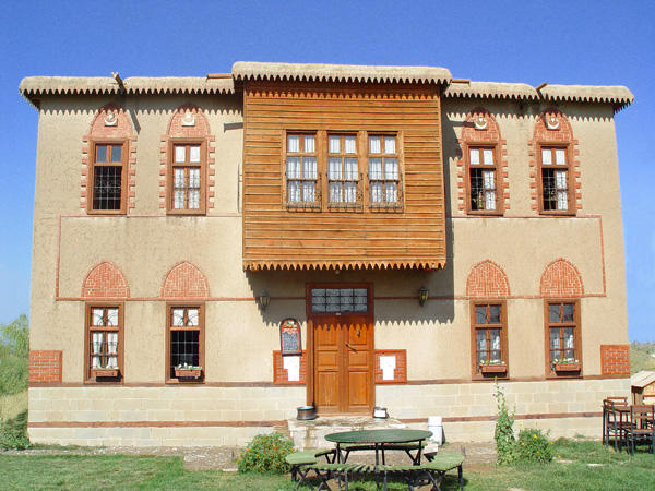 Tarihin Tüm Dokusunu Üzerinde Taşıyan Muazzam Van Evleri
