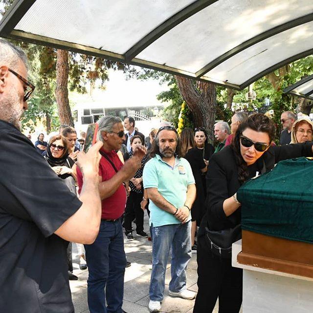 Sen De Mi Hamdi Alkan? (Enis Fosforoğlu'nun Cenazesi)