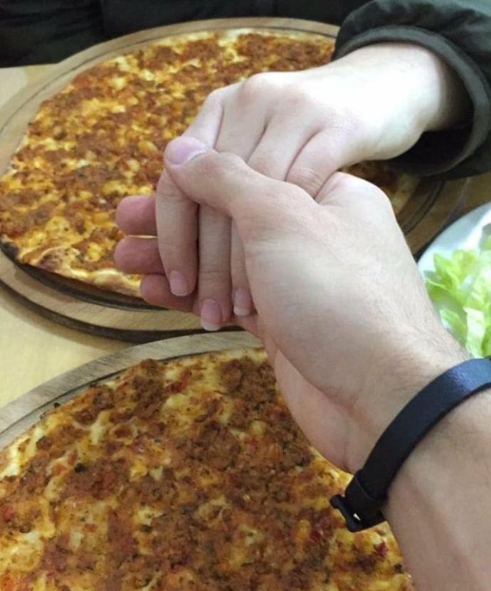 Yemek Yerken Aşka Gelen İnsanların 6 Ortak Noktası