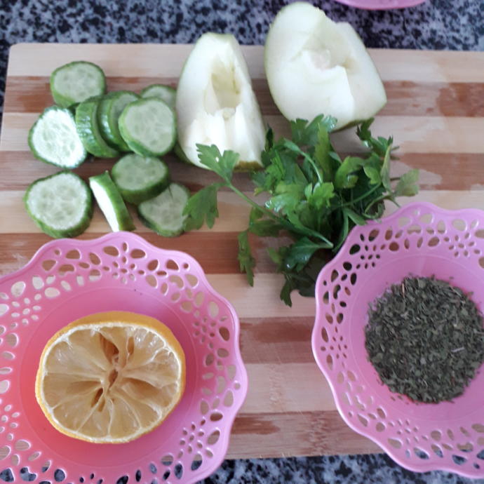 Tadına Bayılacağınız Ödem Atan Leziz Smoothie!