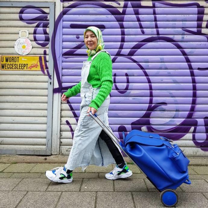 Onu Gören Aynı Şeyi Söylüyor: Teyzeye Bak Teyzeye! Faslı Meryem Slimani 66 Yaşındaki Annesini Moda İkonu Yaptı
