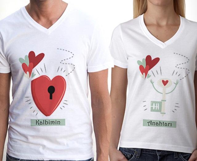 Sevgili Olduğunuzu Sokaklarda Çevrenize İlan Edeceğiniz 20 T-Shirt