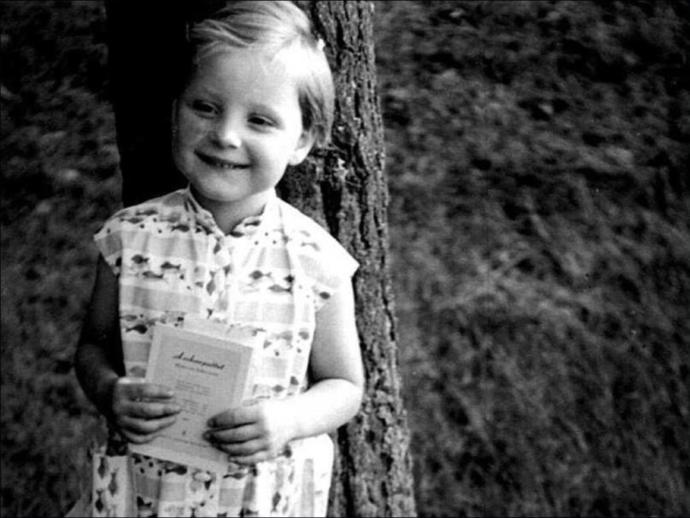 Almanya Başbakanı Angela Merkel İkinci Kez Titreme Nöbeti Geçirdi (Video Haber)
