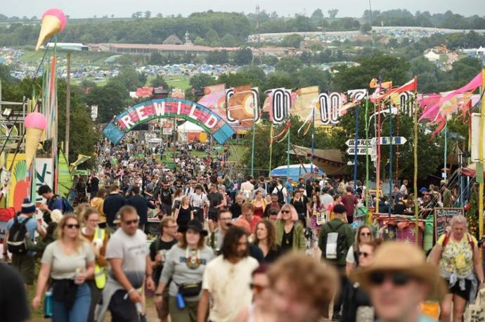 Yaz Festivali Heyecanı Alarmı: Dünyanın En Büyük Açık Hava Festivali Glastonbury 2019 Başladı!