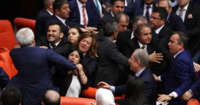 Kurallara Aykırı Paylaşımları Hangi Kategoride Şikayet Etmeliyiz?