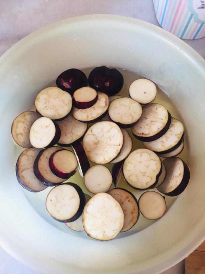 Karşınızda Mis Kokusuyla Bütün Evi Saracak Patlıcan Kebabı