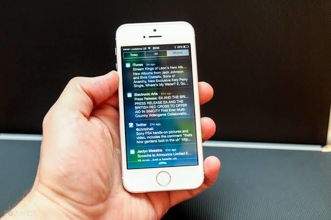 Apple Tasarımcısı Jony Ive Apple’ı Bıraktı! İşte Bir Neslin Elinden Düşürmediği Efsane Tasarımları!