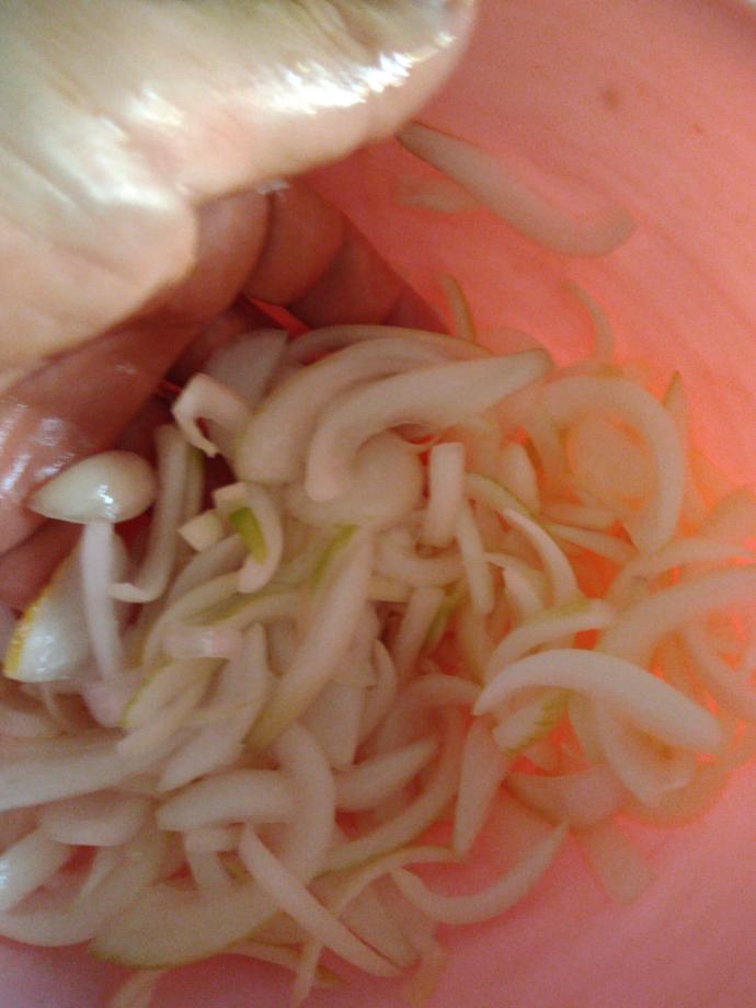 Soğan Yemeyi Kolaylaştıran Yöntem: Soğan Salatası