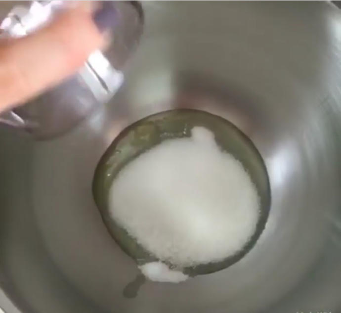 Sımsıcak Havalarda Mis Gibi Bir Tat: Çilekli Dondurma 🍧😍