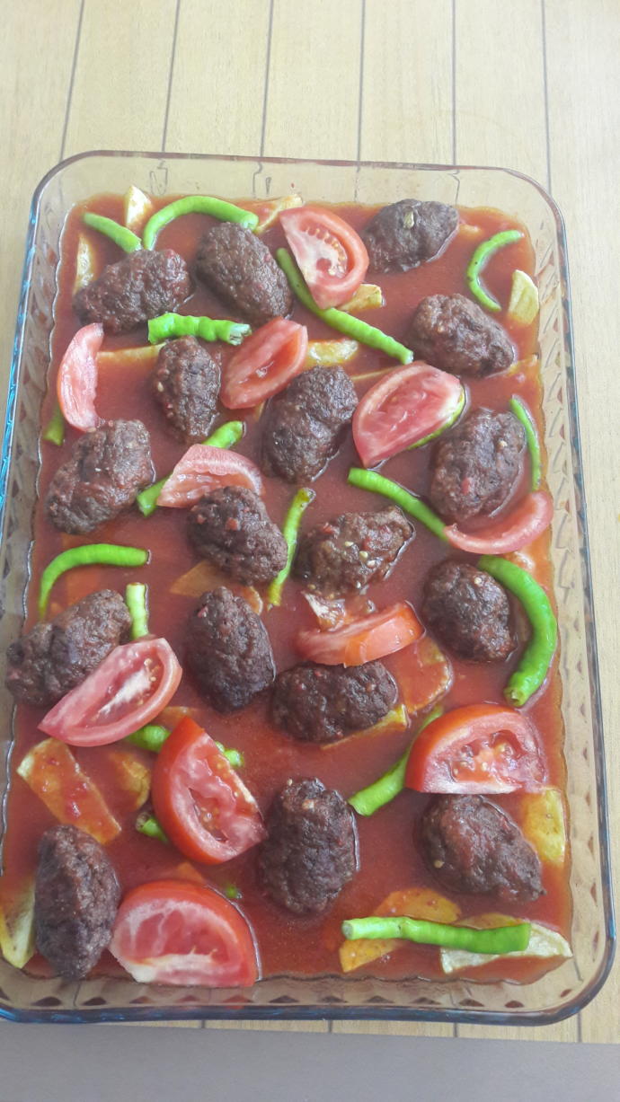 Soframıza Buyur Ettiğimiz Ege Lezzeti: İzmir Köfte