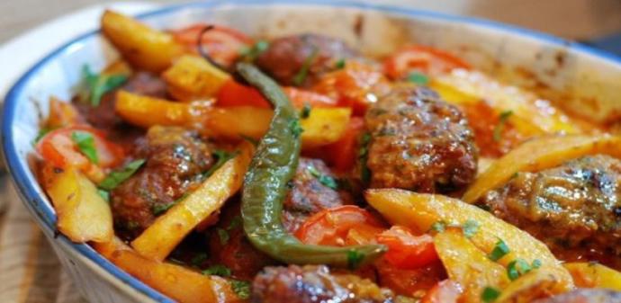 Soframıza Buyur Ettiğimiz Ege Lezzeti: İzmir Köfte