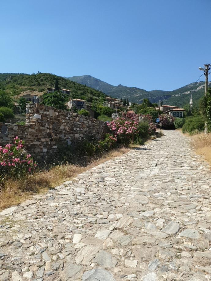 Bu köyde asfalt yok !