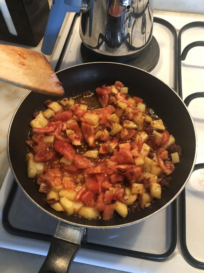 Patatesli ve Pastırmalı Menemen Tarifim!