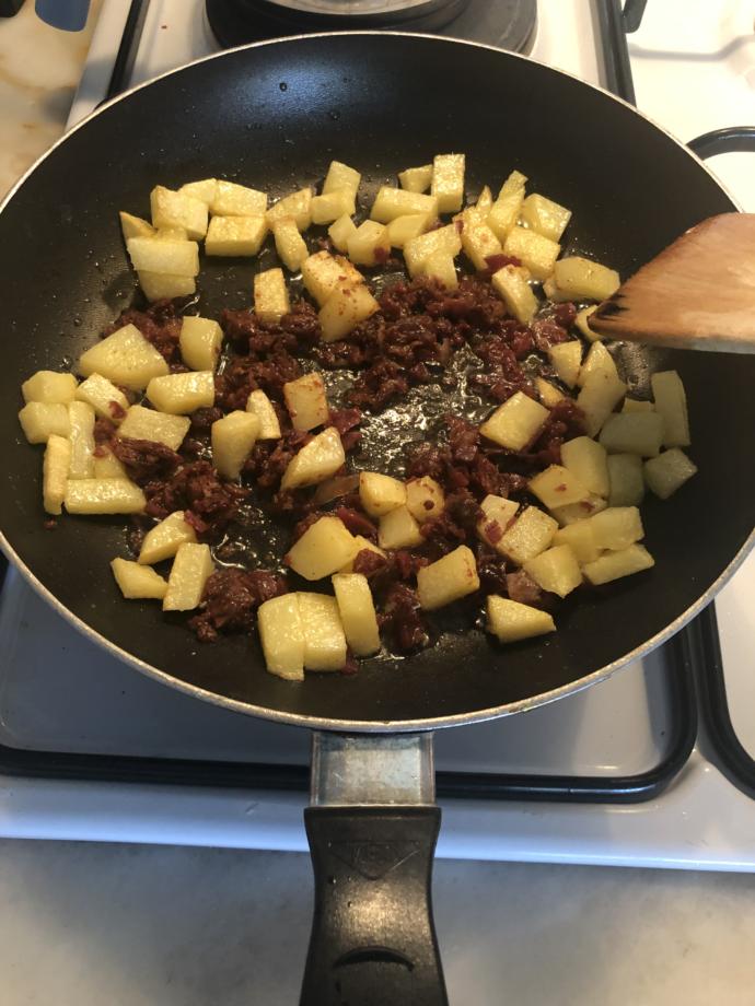 Patatesli ve Pastırmalı Menemen Tarifim!