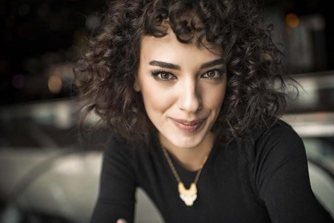 Kıvırcık Saçlı Kızların Şikayet Etmelere Doyamadıkları Durumlar!