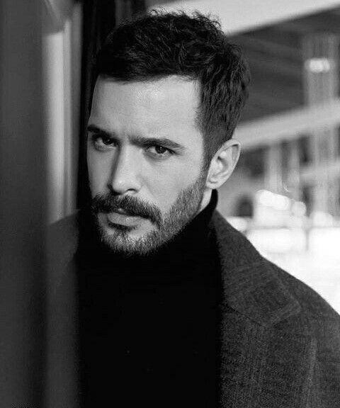 Barış Arduç'tan Büyük Başarı: "Yılın En İyi Erkek Oyuncusu" Seçildi (Beyrut Uluslararası Ödülleri)
